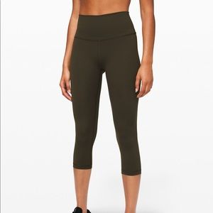 Wunder Under Crop 21” Luxtreme Size 4 Dark Olive